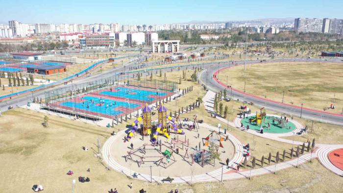 Kayserililer, ‘Millet Bahçesi’ni Sevdi