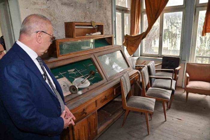 Başkan Ergün, Gördes Hayri Büke Evi’nde İncelemelerde Bulundu