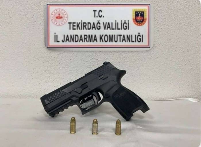 Silah Ve Uyuşturucu Ele Geçirildi