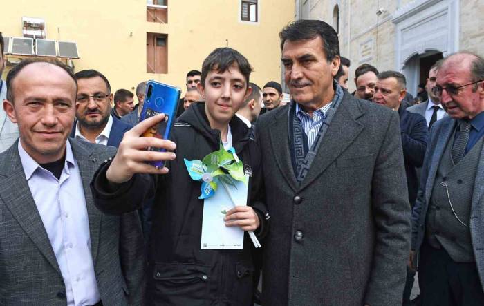 Başkan Dündar’a Sazlı Sözlü Karşılama