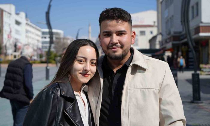 Futbol Maçında Evlilik Teklifi