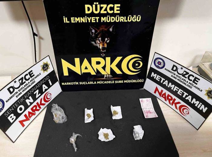 Polisten Uyuşturucu Ve Kaçakçılık Operasyonu