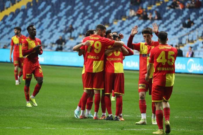 Göztepe, Son 4 Maçta Kalesini Gole Kapattı