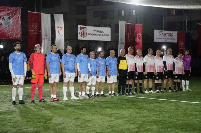 ‘Yurdum Spor Yapıyor Projesi’nde Eski Futbolcular Sahaya İndi