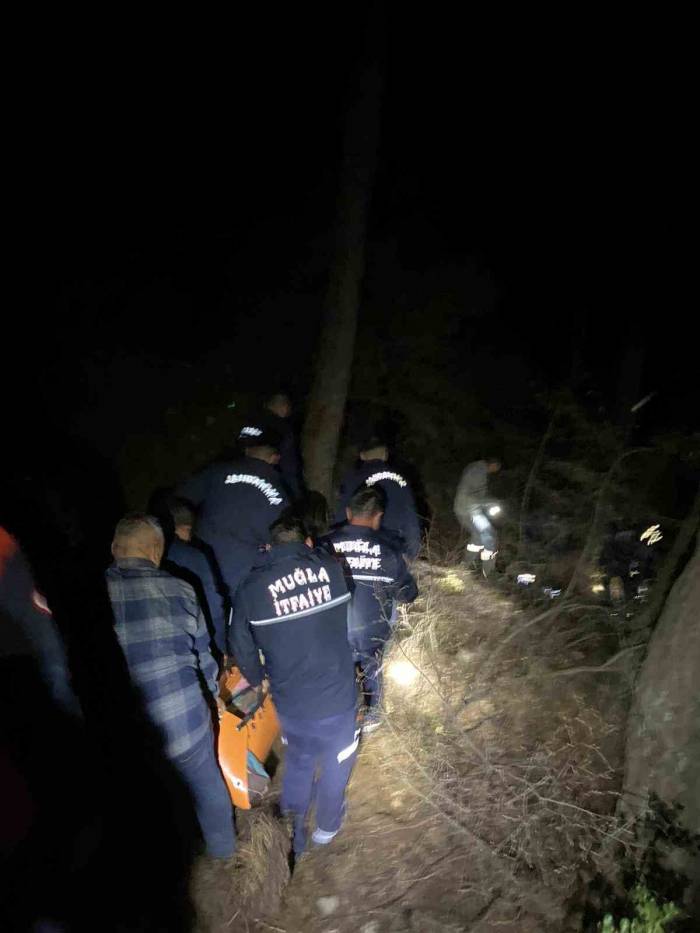 Kayalıklardan Düşen Şahıs Ekipler Tarafından Kurtarıldı