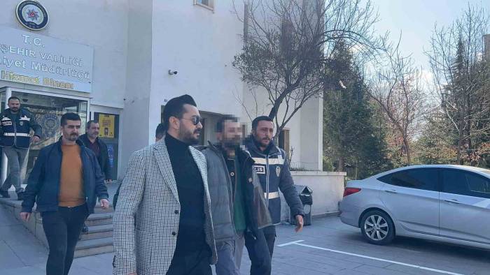 Cinayet Zanlısı Adliyeye Sevk Edildi