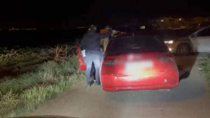 Osmaniye’de Kovalama Sonucu Durdurulan 2 Otomobilden Uyuşturucu Çıktı