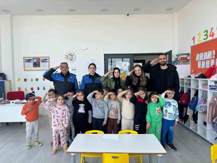 Samsun Polisi Vatandaşları Bilgilendiriyor