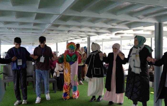 Tuzla Belediyesi’nden Ailelere Boğaz Turu