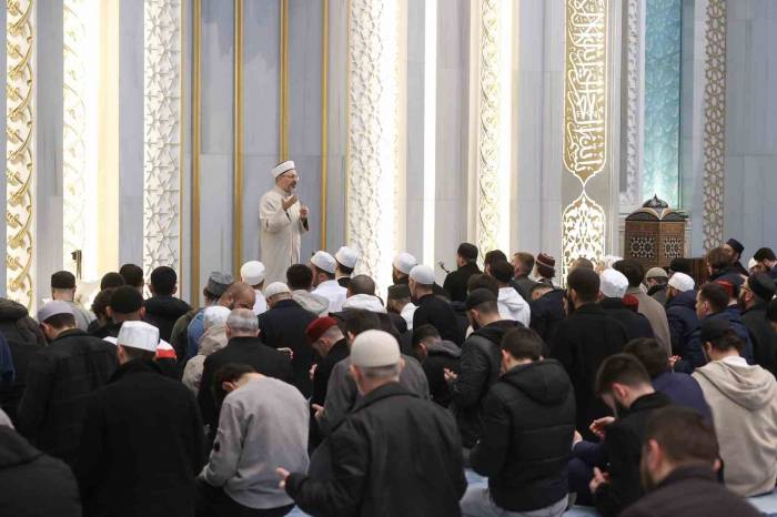 Diyanet İşleri Başkanı Erbaş Sabah Namazında Öğrencilerle Buluştu