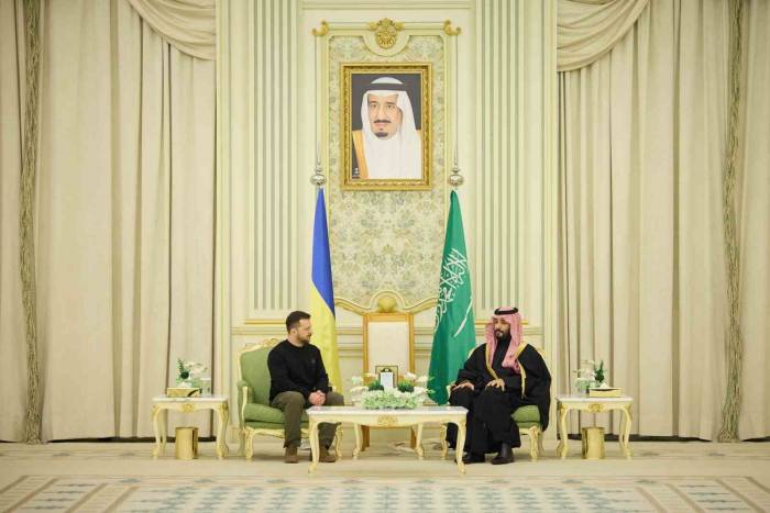 Zelenskiy, Suudi Arabistan Veliaht Prensi Salman İle Bir Araya Geldi