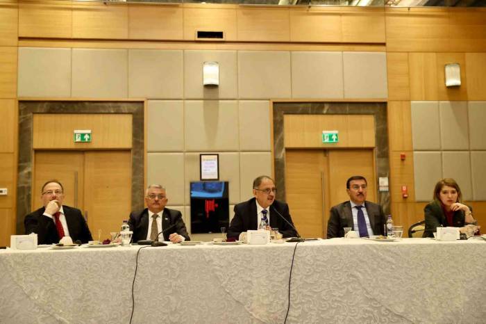 Ak Parti’li Ölmeztoprak: "En Kısa Süre İçerisinde Hemşehrilerimizin Evlerine Esnaflarımız İş Yerlerine Kavuşacak"