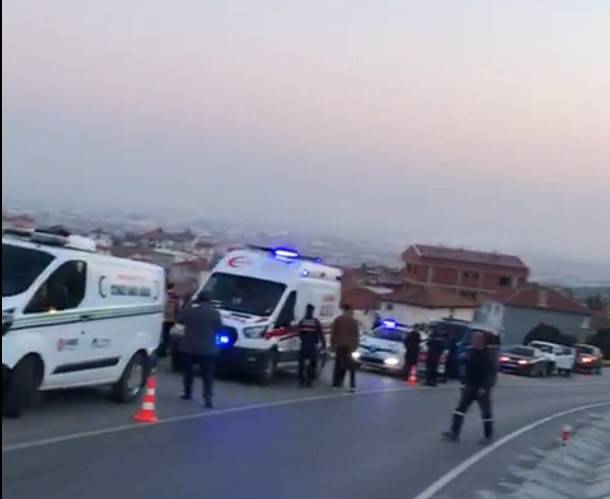 Kontrolden Çıkan Kamyon Şarampole Yuvarlandı: 2 Ölü