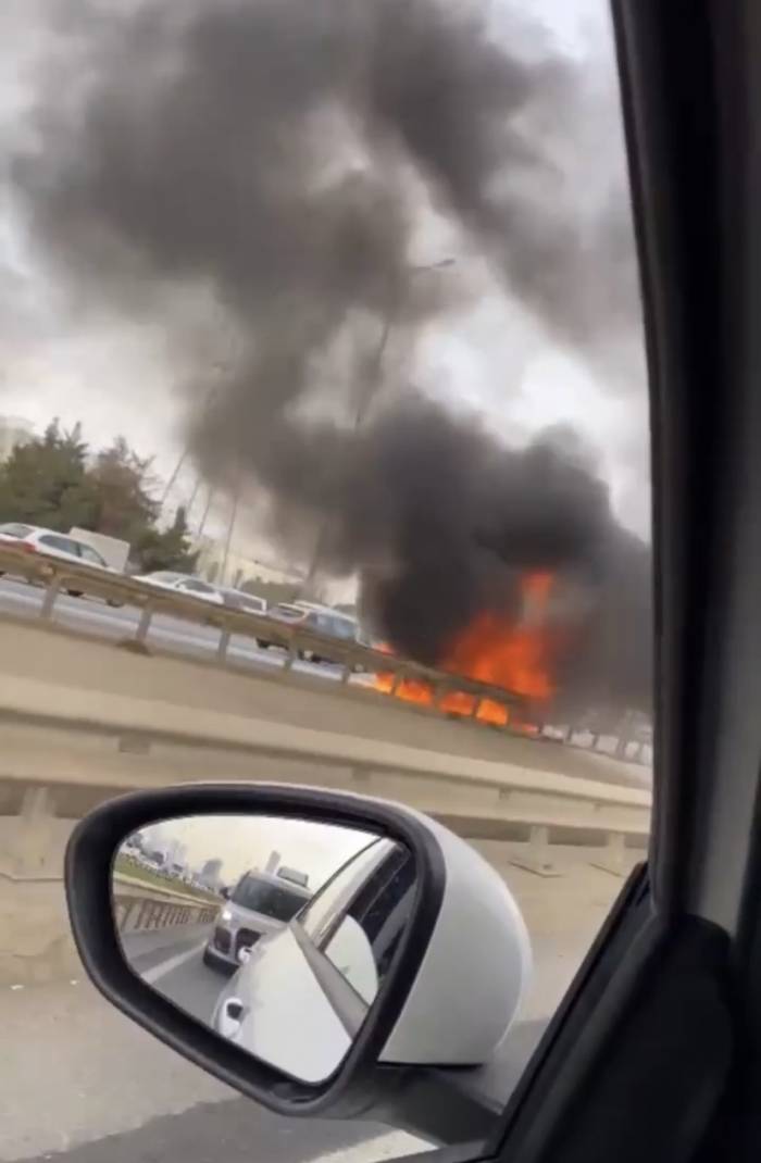 Çamlıca Gişelerinde Otomobil Alev Topuna Döndü