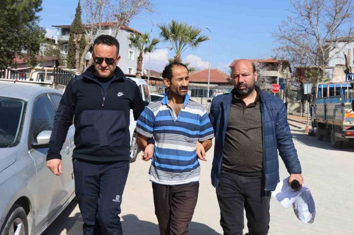 Birlikte Yaşadığı Kadını Çocuklarının Gözü Önünde Öldüren Zanlı Tutuklandı