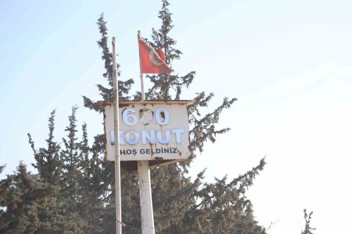 Asrın Felaketinde Bin 200 Kişiye Mezar Olan 600 Evler Sitesinden Geriye Tabela Ve Boş Arazi Kaldı