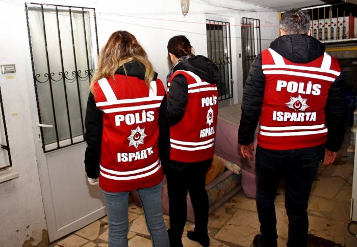 Isparta’da Fuhuş Operasyonu: 8 Şahsa 104 Bin 960 Tl Para Cezası