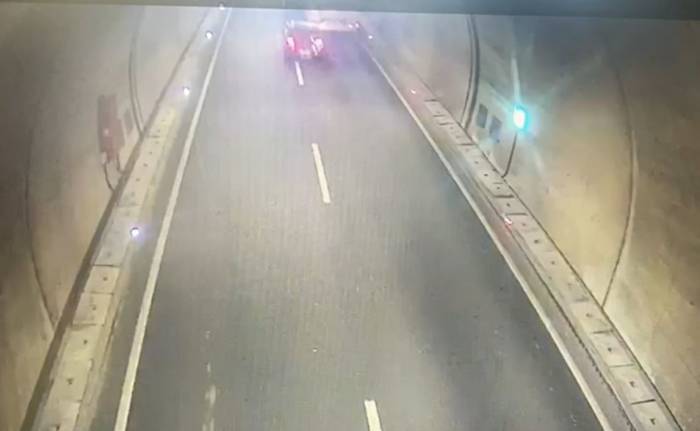 Otomobil Tıra Ok Gibi Saplandı: 1 Ölü, 1 Ağır Yaralı