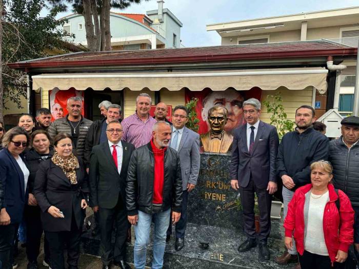 Çıldır Mahallesi’ne Atatürk Büstü