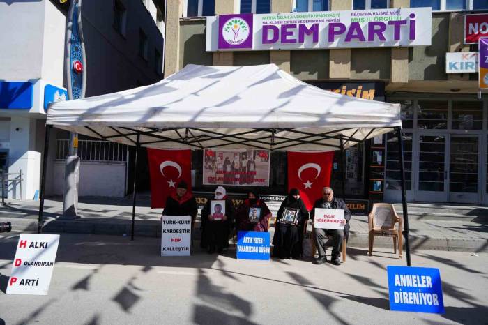 Ailelerin Evlat Nöbeti Devam Ediyor