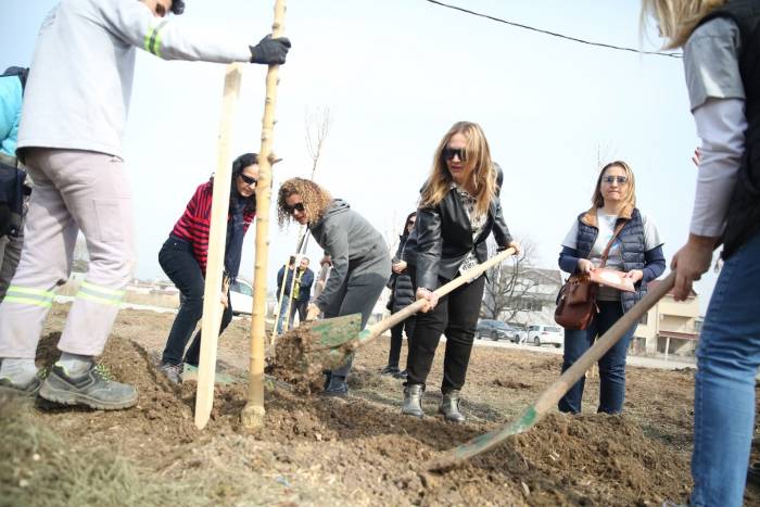 Nilüfer’de Kadın Şehitler Anısına Fidan Dikildi