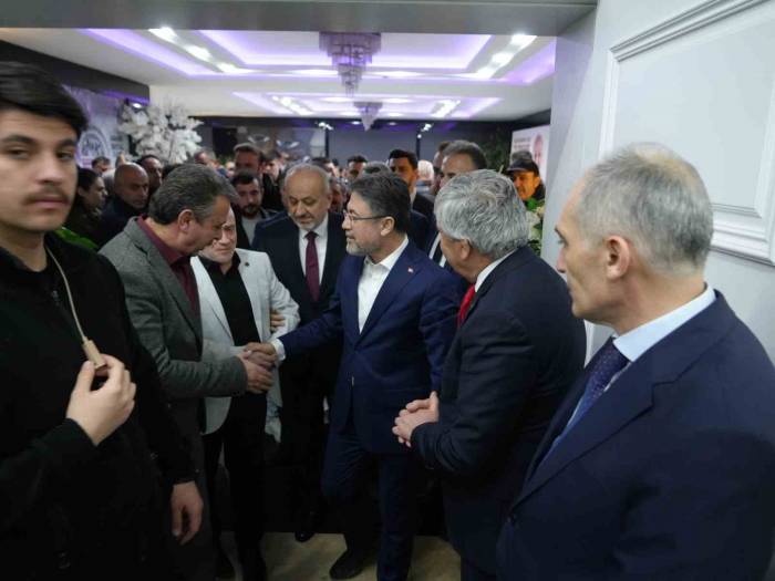 Bakan Yumaklı: "Türkiye Yüzyılının İnşası Bu Memleketin Evlatlarının Dünyada Hak Ettiği Yeri Bulmasıyla Alakalı Bir Tahayyüldür"