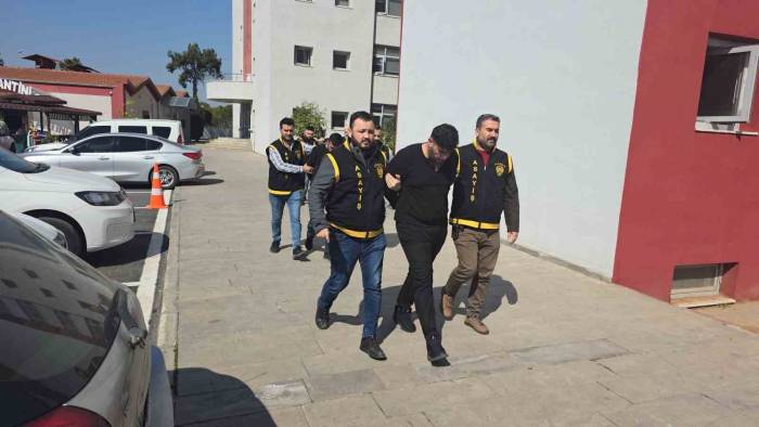 Tamirciden 2 Araç Çalan Hırsızlar Başka Bir İş Yerinde Soyguna Devam Etti