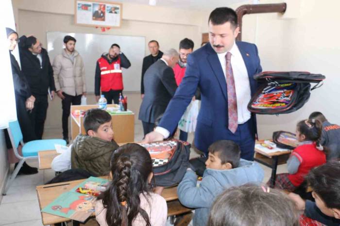 Diyadin Kaymakamı Karali, Pirali Köyü İlkokulunu Ziyaret Etti