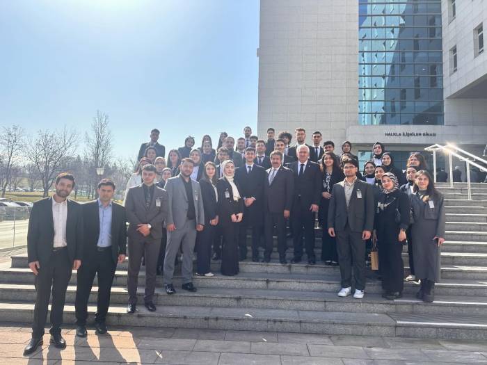 Milletvekilleri Öz Ve Fırat Genç Hukukçularla Bir Araya Geldi