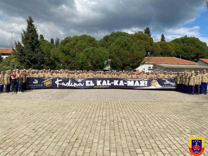 Aydın’da Askerler, ’kadına Karşı Şiddet’ Konusunda Bilgilendirildi