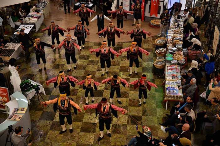 Beypazarı Belediye Başkanı Kaplan, Seymenlerle Birlikte Ankara Havası Oynadı