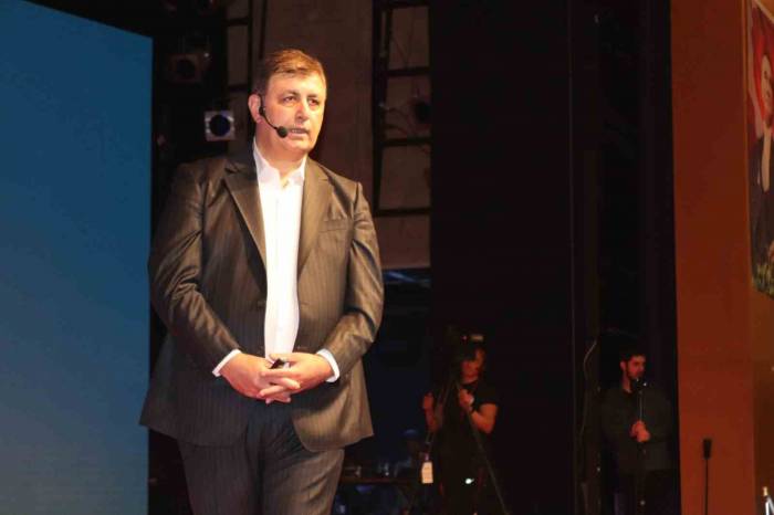 Chp’nin İzmir Adayı Cemil Tugay: "Yeni Siyasetçilere İhtiyacımız Olduğunu Toplum Söylüyor"