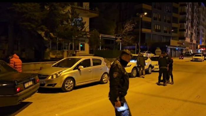 Kavga Sırasında Havaya Ateş Açtı, Polis Ekiplerini Harekete Geçirdi