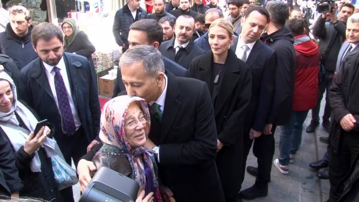 Bakan Ali Yerlikaya Üsküdarlı Esnafı Ziyaret Etti