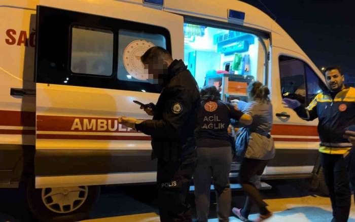 Erkek Arkadaşına Kızdı, Kazara Kendini Bıçakladı