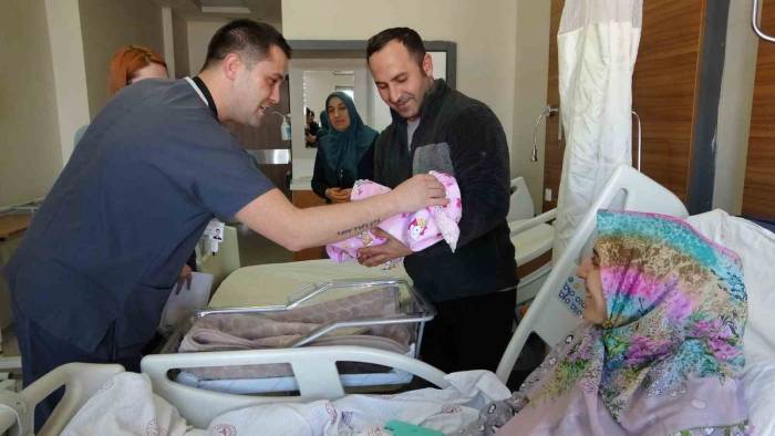 Doğum Günü 4 Yılda Bir Kutlanacak Bebekler Dünyaya Geldi