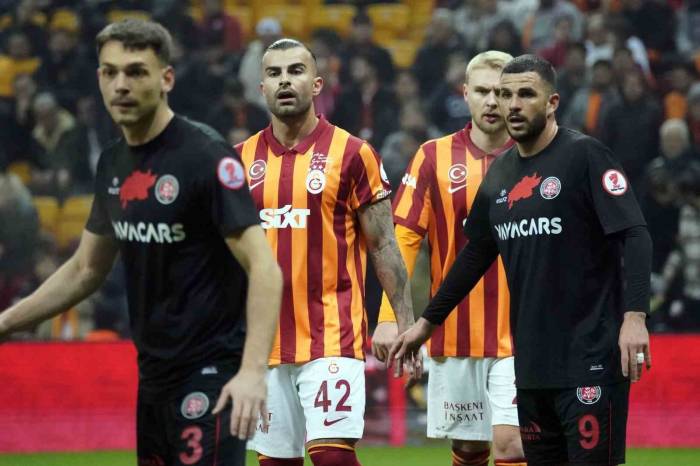 Ziraat Türkiye Kupası: Galatasaray: 0 - Fatih Karagümrük: 1 (İlk Yarı)