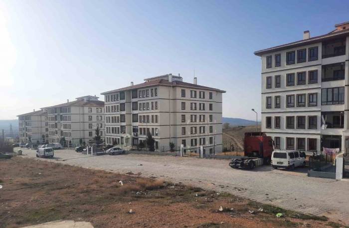 Asansör Hırsızlarının Mağduru Olan Yürüme Güçlüğü Çeken Kadından Yöresel Şiveyle Tepki: