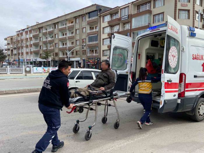 Yaşlı Kadına Çarpmamak İçin Elektrikli Bisikletten Düştü