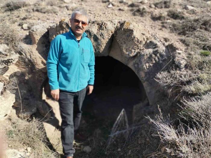 Prof. Dr. Özsoy: "Kadınların İlgilenmediği Uğraş Defineciliktir"