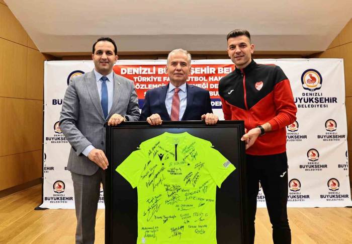 Denizli Büyükşehirden 177 Futbol Hakemi, Gözlemci Ve Saha Komiserlerine Destek