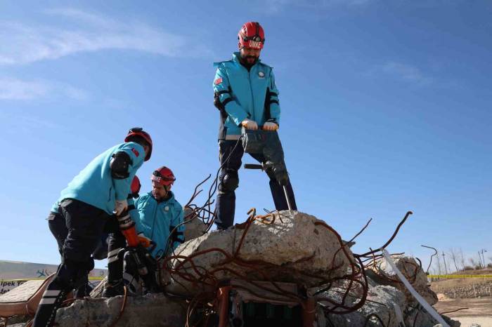 Umke’den Gerçeği Aratmayan Tatbikat