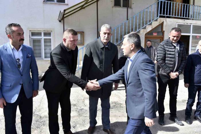 Vali Tanrısever, Maden Ocağında İşten Çıkarılan İşçiyi Tekrar İşe Aldırdı