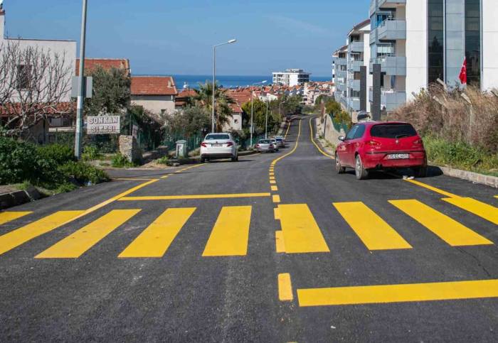 Kuşadası’nda Yol Yapım Çalışmaları Devam Ediyor