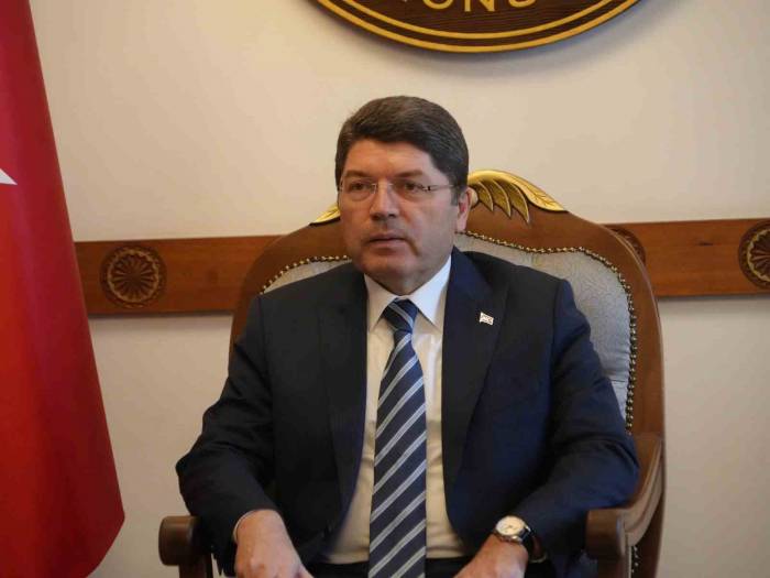 Adalet Bakan Tunç: “Yardım Bekleyen, Çocukları, Kadınları Açlıktan Korumak İçin Sırada Bekleyen Filistinlilerin Üzerine Bomba Yağdıran Bir Devlet Olamaz, Bu Ancak Terör Örgütünün İşidir”