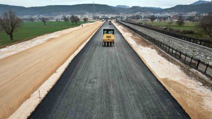 Menteşe Otogar Yolunda Asfaltlama Çalışmaları Başladı