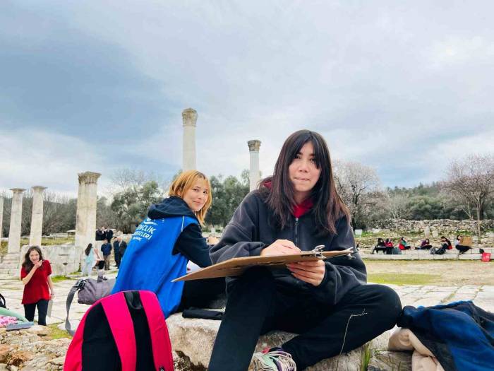 Muğla’da Gençler Antik Kent Stratonekia’yı Resmetti