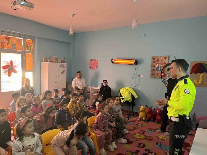 Tekman’da Trafik Dedektifleri İşbaşında