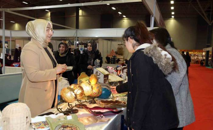 Van Büyükşehir Belediyesi ‘Yöresel Ürünler Fuarı’nda Yerini Aldı