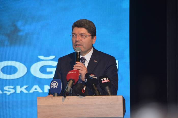 Adalet Bakanı Tunç: "Yeni Bir Anayasa Yapmanın Mücadelesini Vereceğiz"